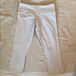 EUC Lululemon Wunder Under Crops